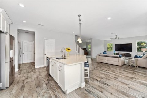 House in Orlando, Florida 5 bedrooms, 318.56 sq.m. № 1745072 - photo 27