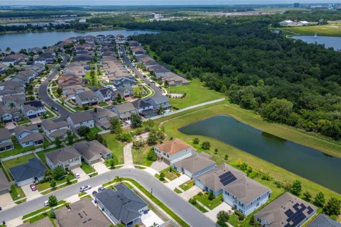 House in Orlando, Florida 5 bedrooms, 318.56 sq.m. № 1745072 - photo 14