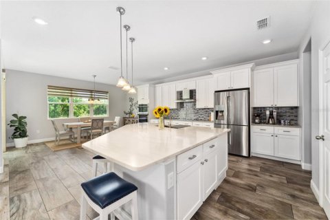 House in Orlando, Florida 5 bedrooms, 318.56 sq.m. № 1745072 - photo 25
