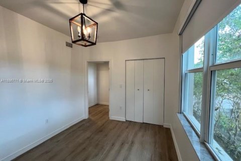Copropriété à louer à Miami, Floride: 2 chambres, 70.51 m2 № 1983422 - photo 13
