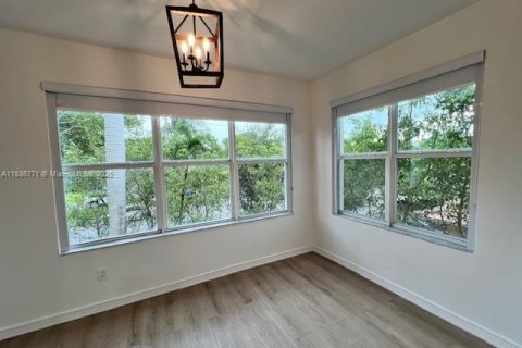 Copropriété à louer à Miami, Floride: 2 chambres, 70.51 m2 № 1983422 - photo 6