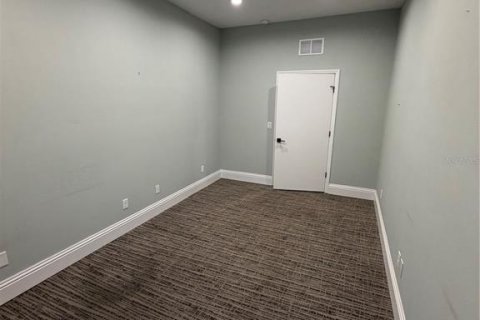 Propiedad comercial en alquiler en Palm Coast, Florida № 2148679 - foto 3