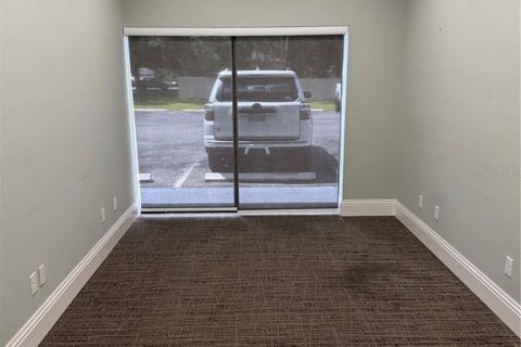 Propiedad comercial en alquiler en Palm Coast, Florida № 2148679 - foto 2