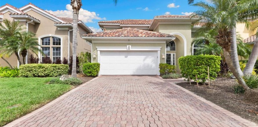 House in Palmetto, Florida 4 bedrooms, 258.64 sq.m. № 1910625
