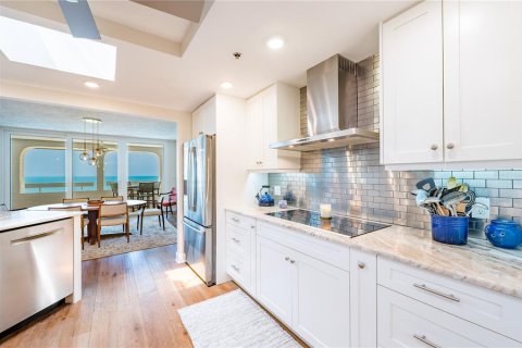 Condominio en venta en Redington Shores, Florida, 3 dormitorios, 179.95 m2 № 2196958 - foto 13