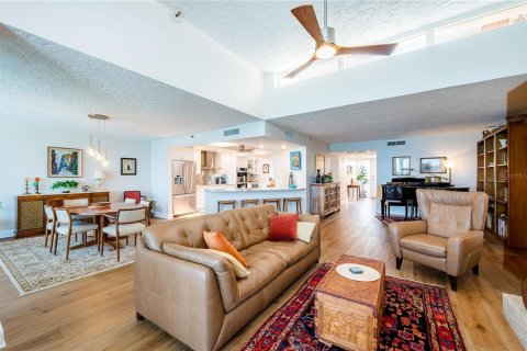 Condominio en venta en Redington Shores, Florida, 3 dormitorios, 179.95 m2 № 2196958 - foto 27