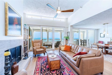 Condominio en venta en Redington Shores, Florida, 3 dormitorios, 179.95 m2 № 2196958 - foto 18