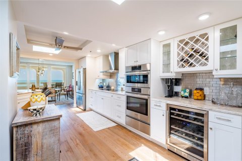 Condominio en venta en Redington Shores, Florida, 3 dormitorios, 179.95 m2 № 2196958 - foto 11