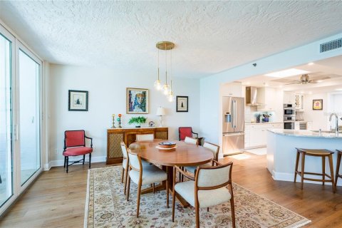 Condominio en venta en Redington Shores, Florida, 3 dormitorios, 179.95 m2 № 2196958 - foto 25