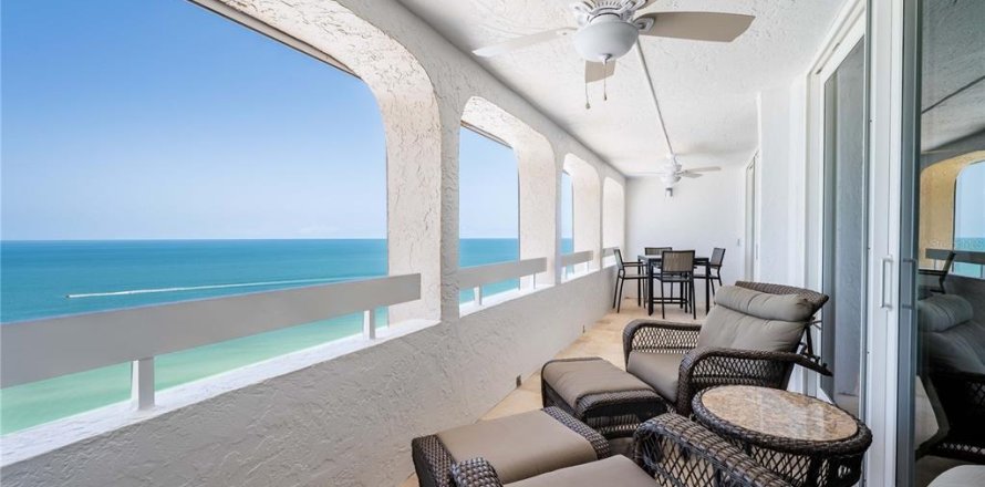 Condominio en Redington Shores, Florida, 3 dormitorios  № 2196958