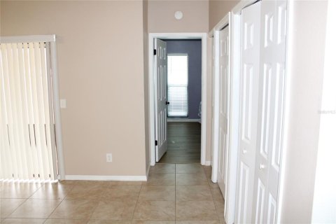 House in Clearwater, Florida 2 bedrooms, 117.99 sq.m. № 2202729 - photo 9