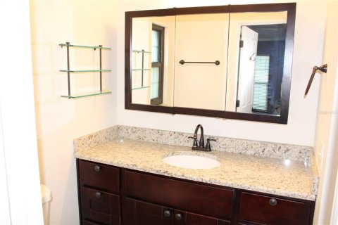 House in Clearwater, Florida 2 bedrooms, 117.99 sq.m. № 2202729 - photo 19
