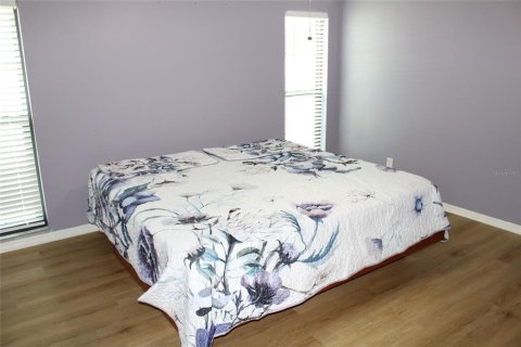 House in Clearwater, Florida 2 bedrooms, 117.99 sq.m. № 2202729 - photo 11