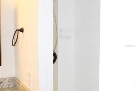 House in Clearwater, Florida 2 bedrooms, 117.99 sq.m. № 2202729 - photo 17