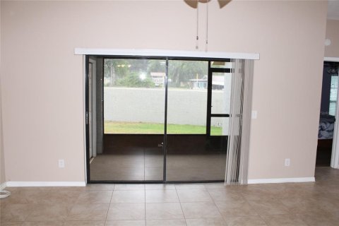 House in Clearwater, Florida 2 bedrooms, 117.99 sq.m. № 2202729 - photo 23