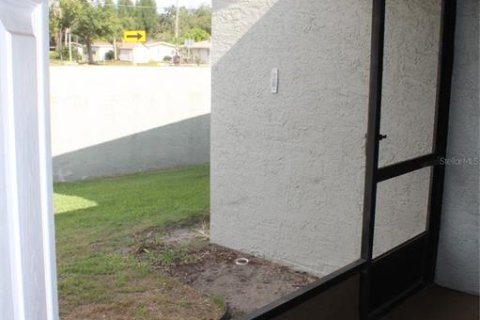 House in Clearwater, Florida 2 bedrooms, 117.99 sq.m. № 2202729 - photo 26
