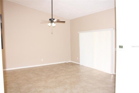 House in Clearwater, Florida 2 bedrooms, 117.99 sq.m. № 2202729 - photo 8