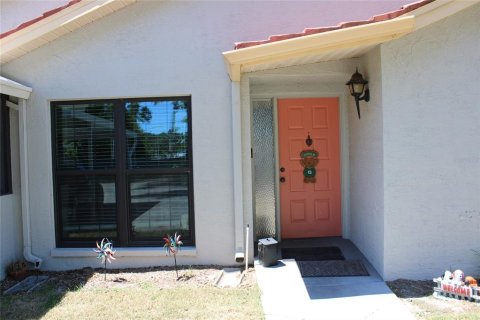 House in Clearwater, Florida 2 bedrooms, 117.99 sq.m. № 2202729 - photo 6
