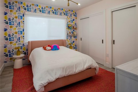 House in Miami, Florida 4 bedrooms, 228.54 sq.m. № 2062583 - photo 21