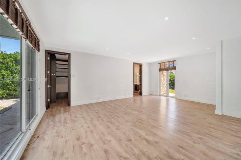 Casa en venta en Miami Beach, Florida, 4 dormitorios, 323.02 m2 № 2178623 - foto 15