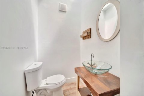 Casa en venta en Miami Beach, Florida, 4 dormitorios, 323.02 m2 № 2178623 - foto 13