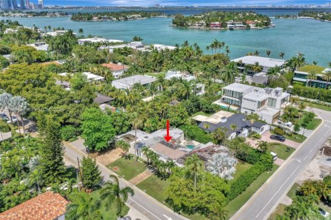 Casa en venta en Miami Beach, Florida, 4 dormitorios, 323.02 m2 № 2178623 - foto 27