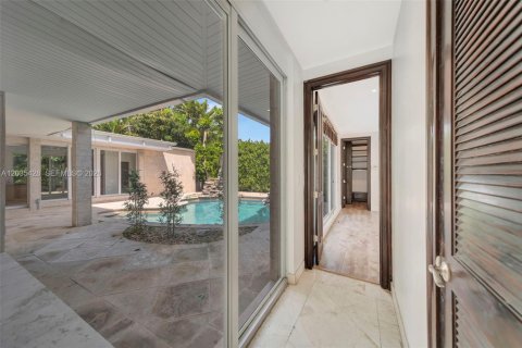 Casa en venta en Miami Beach, Florida, 4 dormitorios, 323.02 m2 № 2178623 - foto 14