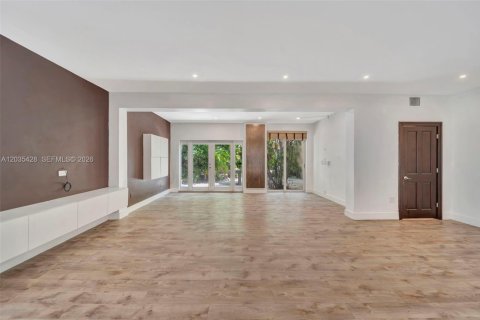 Casa en venta en Miami Beach, Florida, 4 dormitorios, 323.02 m2 № 2178623 - foto 12