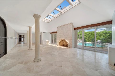 Casa en Miami Beach, Florida 4 dormitorios, 323.02 m2 № 2178623