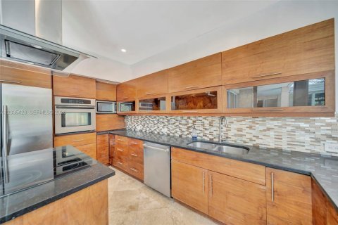 Casa en venta en Miami Beach, Florida, 4 dormitorios, 323.02 m2 № 2178623 - foto 9