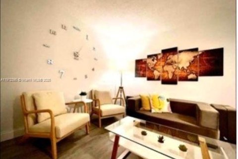 Immobilier commercial à vendre à Miami, Floride № 1966843 - photo 3