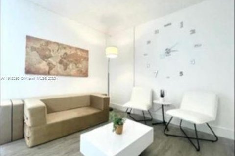 Immobilier commercial à vendre à Miami, Floride № 1966843 - photo 12