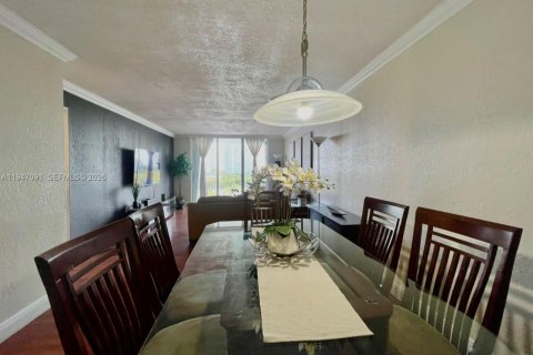 Снять в аренду кондоминиум в Авентура, Флорида 2 спальни, 113.34м2, № 2003482 - фото 5