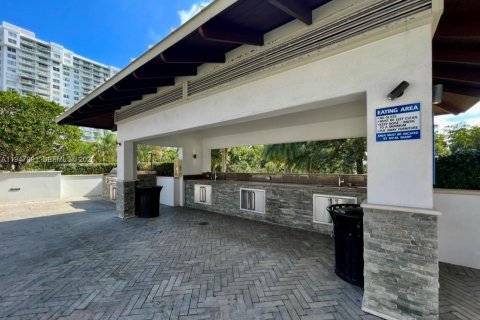 Снять в аренду кондоминиум в Авентура, Флорида 2 спальни, 113.34м2, № 2003482 - фото 24