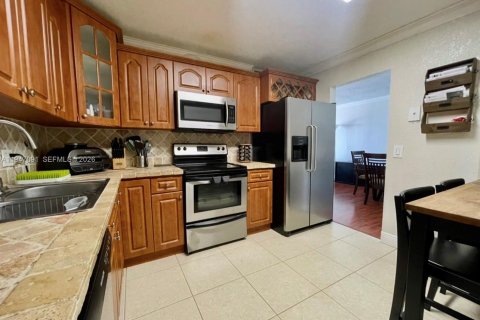 Снять в аренду кондоминиум в Авентура, Флорида 2 спальни, 113.34м2, № 2003482 - фото 15