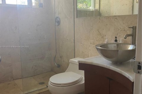 Casa en venta en Miami, Florida, 3 dormitorios, 176.7 m2 № 1977564 - foto 12
