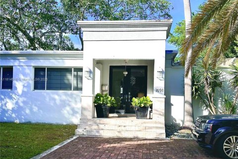 Casa en venta en Miami, Florida, 3 dormitorios, 176.7 m2 № 1977564 - foto 1