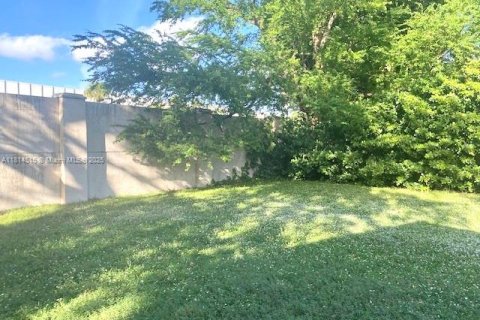 Casa en venta en Miami, Florida, 3 dormitorios, 176.7 m2 № 1977564 - foto 13