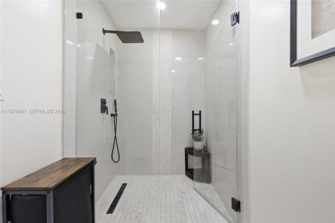 Купить виллу или дом в Тамарак, Флорида 2 спальни, 112.97м2, № 2043070 - фото 23