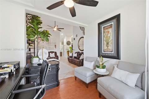 Купить виллу или дом в Тамарак, Флорида 2 спальни, 112.97м2, № 2043070 - фото 16