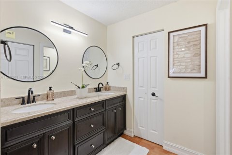 Купить виллу или дом в Тамарак, Флорида 2 спальни, 112.97м2, № 2043070 - фото 21