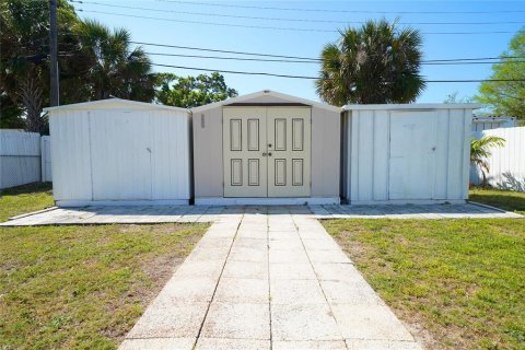 House in Saint Petersburg, Florida 3 bedrooms, 124.12 sq.m. № 1609130 - photo 21
