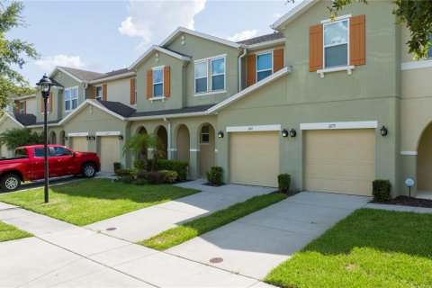 Adosado en venta en Kissimmee, Florida, 4 dormitorios, 152.08 m2 № 1688353 - foto 1