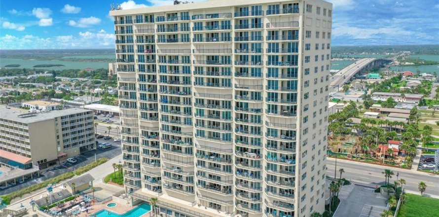 Condo in Daytona Beach Shores, Florida, 3 bedrooms  № 1626552
