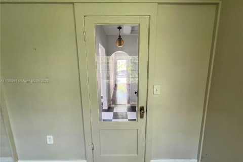 Villa ou maison à louer à Miami, Floride: 2 chambres, 140 m2 № 1668015 - photo 6