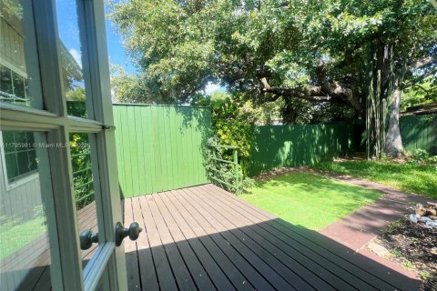 Villa ou maison à louer à Miami, Floride: 2 chambres, 140 m2 № 1668015 - photo 12