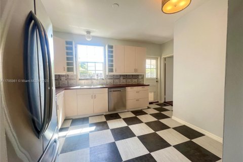 Villa ou maison à louer à Miami, Floride: 2 chambres, 140 m2 № 1668015 - photo 5