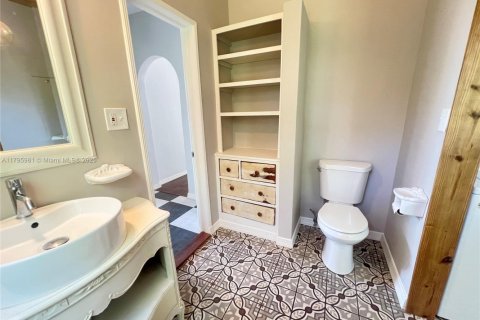 Villa ou maison à louer à Miami, Floride: 2 chambres, 140 m2 № 1668015 - photo 8