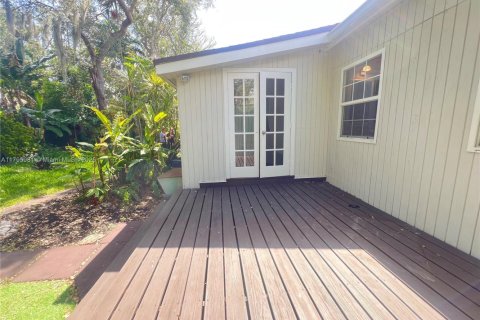 Villa ou maison à louer à Miami, Floride: 2 chambres, 140 m2 № 1668015 - photo 16