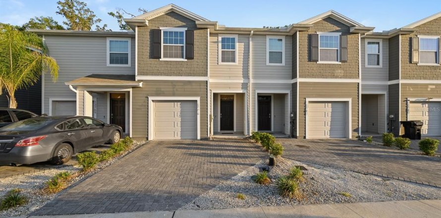 Townhouse in Newberry, Florida 3 bedrooms, 157 sq.m. № 1681748